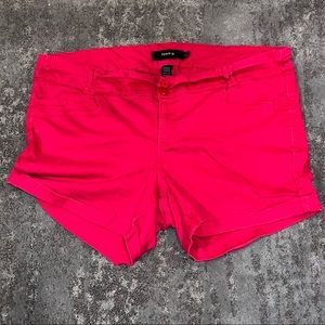TORRID • RASPBERRY PINK SATEEN SHORT • SIZE 22